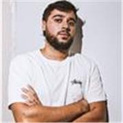 Diseñador gráfico con 2 años de experiencia, en el mundo del diseño digital y web.