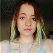 Estudiante universitaria se ofrece como profesora de humanidades y música