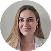 Laureata in biologia e studentessa di neuroscienze, mi piace insegnare e rendere coinvolgente lo studio di questa materia! Offro lezioni a chiunque abbia bisogno di una mano, o anche a chi voglia solamente appassionarsi alla scienza! Vivo a Roma e possiam