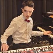 Pianiste Concertiste Je donne des cours de piano et d'improvisation adaptés à votre passion