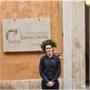 Laureato al Conservatorio impartisce lezioni di Clarinetto