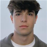 Me definiría como un entrenador proactivo, motivador y centrado en resultados, y daría clases a quien quieran mejorar sus cualidad