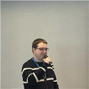 Se ofrecen clases de programación web (PHP, JS, HTML, CSS, SQL) entre otros