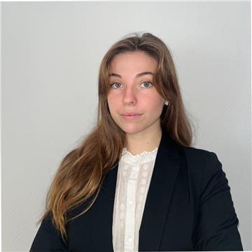 Prof de droit - étudiante élève avocate à l'EFB Paris