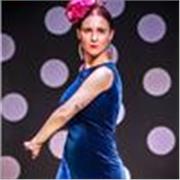 Profesora de sevillanas y flamenco ofrece clases para personas de todas las edades y niveles. Aprendizaje desde cero o perfecciona