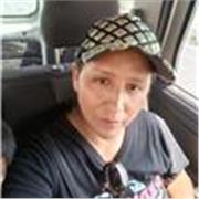 Profesora de matemáticas imparte clases de matemáticas para niños de nivel primaria