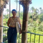 Graduada en el grado de Química y en el máster de Química Médica imparte clases a estudiantes de primaria, ESO y bachillerato