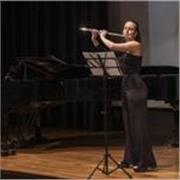 Profesora de iniciación musical, lenguaje musical, preparación a la prueba de acceso al conservatorio y clases de flauta travesera