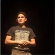 Persona profesional  graduada en Cine y Artes Dramáticas 