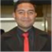 Profesor de Ciencias Políticas, Historia y Sociales, con amplio conocimiento en el área y la actualidad global