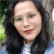 Maestra en artes plásticas para niños y adultos