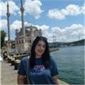 Özellikle İngilizcesini geliştirmek isteyen çocuklar, gençler ve yetişkinlere yönelik dersler veriyorum. 
