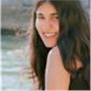 
 English Communication Training with a Bilingual Language Tutor