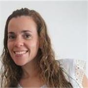 Profesora de artes visuales Especializada en la técnica de acuarela. 