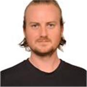 Mathe-Tutor, der Mathematik allen Schülern verständlich beibringen kann.