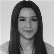 Profesor de Lengua y Matematicas imparte clases a niños de todas las edades