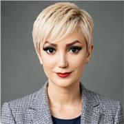 l'insegnante inglese fino a 2013, traduttrice l'inglese fin ora