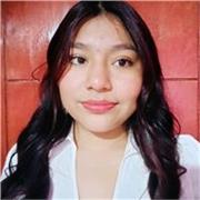 Profesora de inglés de manera remota online