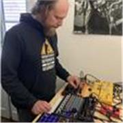 Ancien professeur de français donne cours de français, anglais, physique chimie et musique