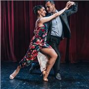 Profesora de tango argentino y folklore. Más de 15 años de experiencia.Profesional del tango, folklore y contemporaneo