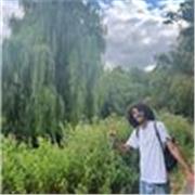 Profesor de español e inglés para todos los niveles, me especializo en adolescentes pero puedo dar clases a cualquier grupo de eda