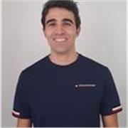 J’ai acquis une solide expérience dans le milieu sportif en tant qu’ancien footballeur professionnel, mais aussi en tant qu’éducateur en « sport et santé ».
Le sport fait totalement partie de moi, il a contribué pleinement à la construction de ma personna