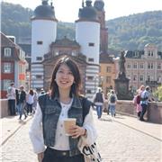 Erfahrene und kreative Englischlehrerin mit über 10 Jahren Unterrichtserfahrung – Ihre Begleiterin auf einer einzigartigen Englisch-Lerntour, um Ihre Sprachziele mit Geduld, Einfühlungsvermögen und praxisnahen Lernmethoden zu erreichen