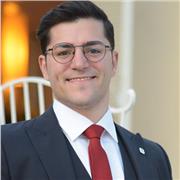 Avvocato, Dottorando e Cultore della Materia in Diritto Commerciale. A supporto degli studenti