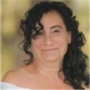 Ich unterrichte als erfahrene Nachhilfelehrerin Englisch. Habe 5 Jahre in der USA gelebt und unterrichte seit 40 Jahren Schüler