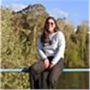 Paciente, atenta, práctica y concisa.
Clases de geografía, historia, gallego y biología.