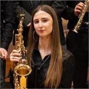 Soy estudiante de saxofón en el nivel superior. Ofrezco clases presenciales, sin importar la experiencia previa