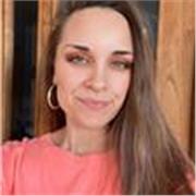 Profesora de inglés apta para dar clases a diferente edad.