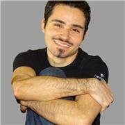 Laureato Magistrale in Relazioni Internazionali impartisce lezioni di diritto a studenti di liceo