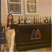 Profesora de Cálculos avanzado, Matemáticas básicas, Químicas avanzadas, Químicas básicas, Ciencias avanzadas y Ciencias básicas