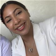 Paciente, empática, con vocación, dedicada, justa, comprometida. Capaz de impartir clases a tanto para niños y adultos.