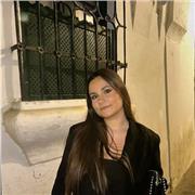 Estudiante de derecho imparte clases para niños de primaria