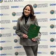 Laureata in Economia Aziendale a disposizione per aiuto compiti e ripetizioni di matematica ed economia.