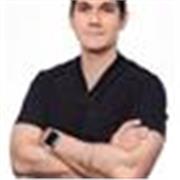 Psicólogo clínico con formación en psicología educativa y experiencia trabajando con niños y adolescentes. Ofrezco clases de apoyo