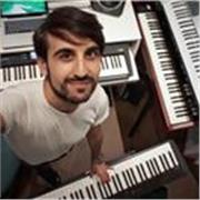 Pianista con esperienza ventennale, diplomato in Pianoforte e Composizione al Conservatorio di Milano, disponibile per lezioni di pianoforte classico e moderno