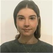 Estudiante de internacional bossiness con el certificado de C1 y en proceso del C2