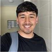 Me defino como una persona muy paciente, organizada y con una gran vocación por el cuidado y la enseñanza. 