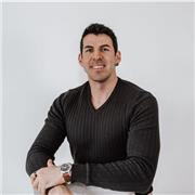 Fluent English speaker with 3 years of experience offers private English lessons for children and adults in Europe