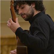 Chitarrista Classico diplomato al Conservatorio offre lezioni di chitarra da remoto su piattaforma dedicata