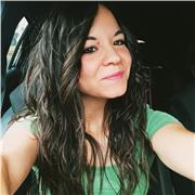 Maestra en educación primaria con especialidad en pedagogía terapéutica y máster en psicopedagogía.