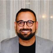 Laureato in Scienze dell'Educazione e della formazione da lezioni di Italiano, Storia, Geografia, Letteratura e grammatica