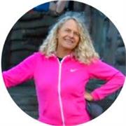 Profesora da clases en español de Química básica