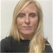 Native English tutor offering private English lessons for children and adults online.
