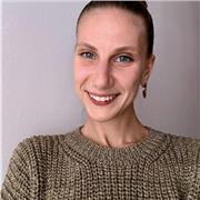 Laureata magistrale con esperienza internazionale nell'educazione offre supporto allo studio a ragazzi delle medie e superiori