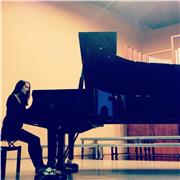 Profesora con más de 10 años de experiencia , se ofrece para dar clases de piano y lenguaje musical. Me baso en la metodología rusa, ya que mi profesora fue rusa