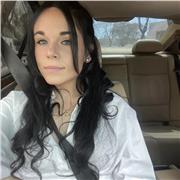 Soy una estudiante universitaria con nivel de estudio medio y superior, hablo inglés, francés y español con fluidez. Soy responsable y apasionada por lo que hago